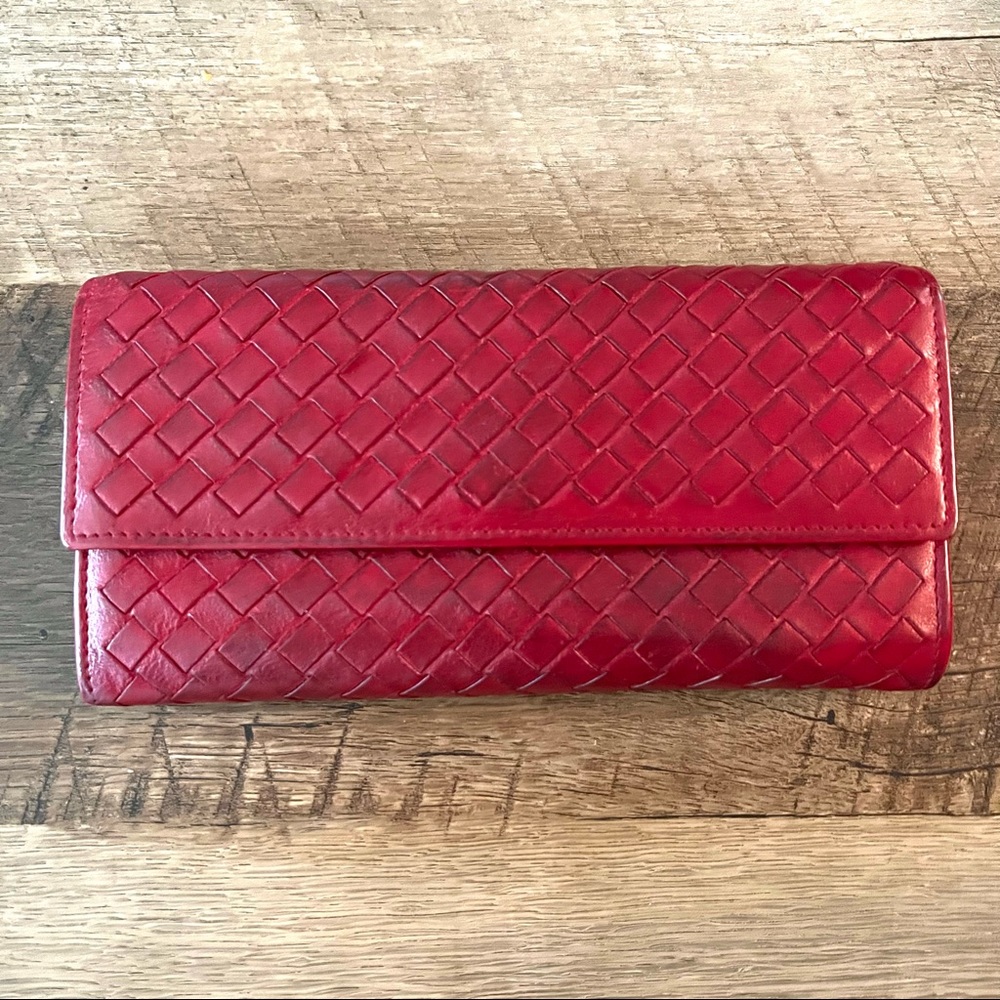 Bottega Veneta Intrecciato Lambskin Red Bifold Long Wallet Authentic